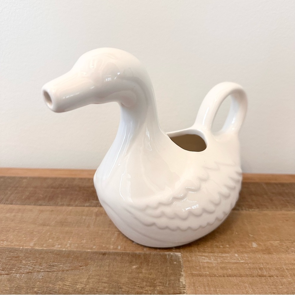 Vintage White Ceramic Swan Watering Pitcher Can Planter Vase 8 x 5.5 Inches EUC